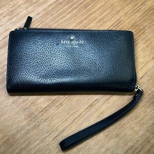 Kate Spade wristlet wallet